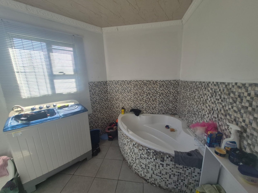 2 Bedroom Property for Sale in Fairview Eastern Cape